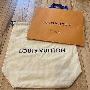 Louis Vuitton Large dust bag and shopping bag